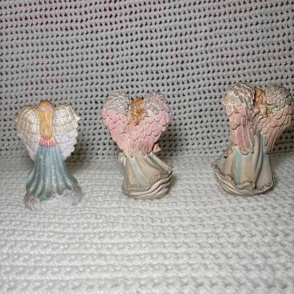 Lot Of 3 Angel Figurine Porcelain Scene Set Decoration Dolls - Picture 5 of 5